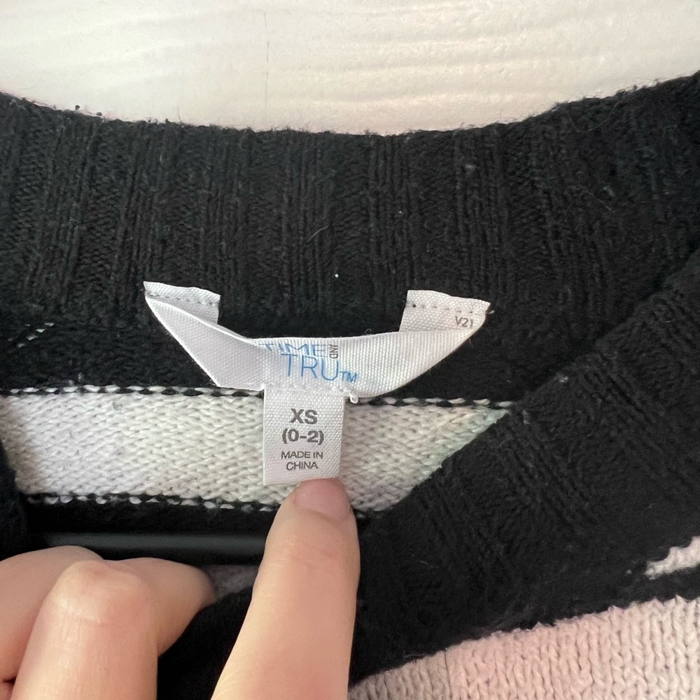 Sweater bundle - Picture 8 of 9